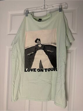 Harry Styles Gildan Light Mint Green "Love On Tour" Graphic Tee Size Large